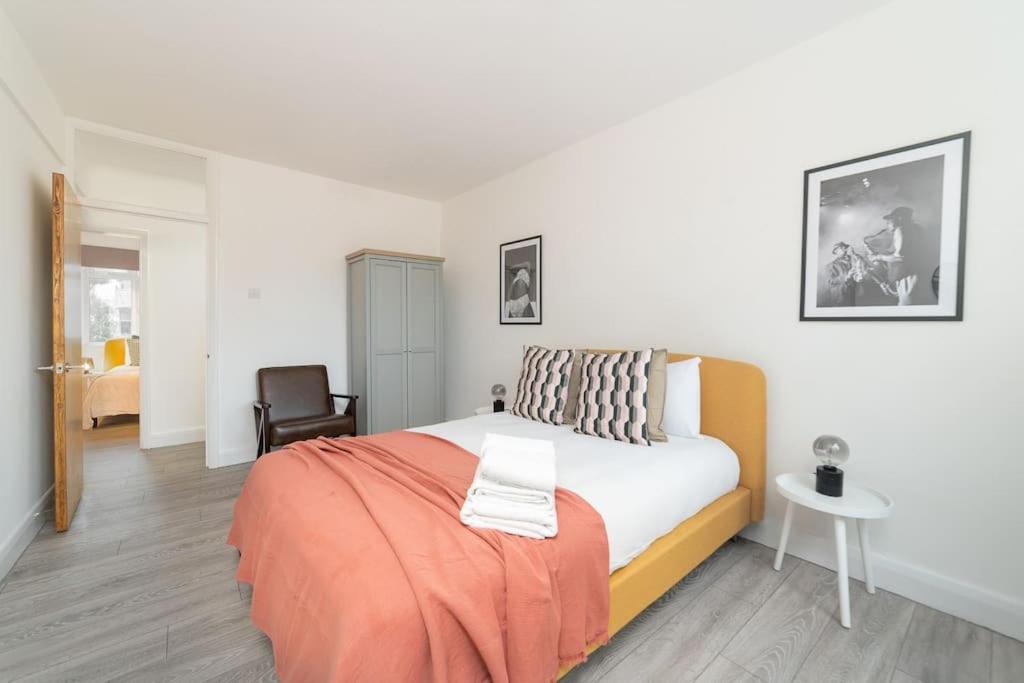 Two Bedroom Apartment By Buonomo Stays Short Lets & Serviced Accommodation In Balham With Balcony Лондон Екстериор снимка