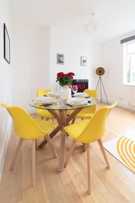 Two Bedroom Apartment By Buonomo Stays Short Lets & Serviced Accommodation In Balham With Balcony Лондон Екстериор снимка
