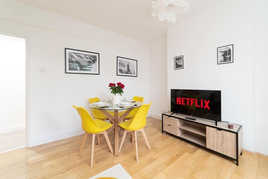 Two Bedroom Apartment By Buonomo Stays Short Lets & Serviced Accommodation In Balham With Balcony Лондон Екстериор снимка