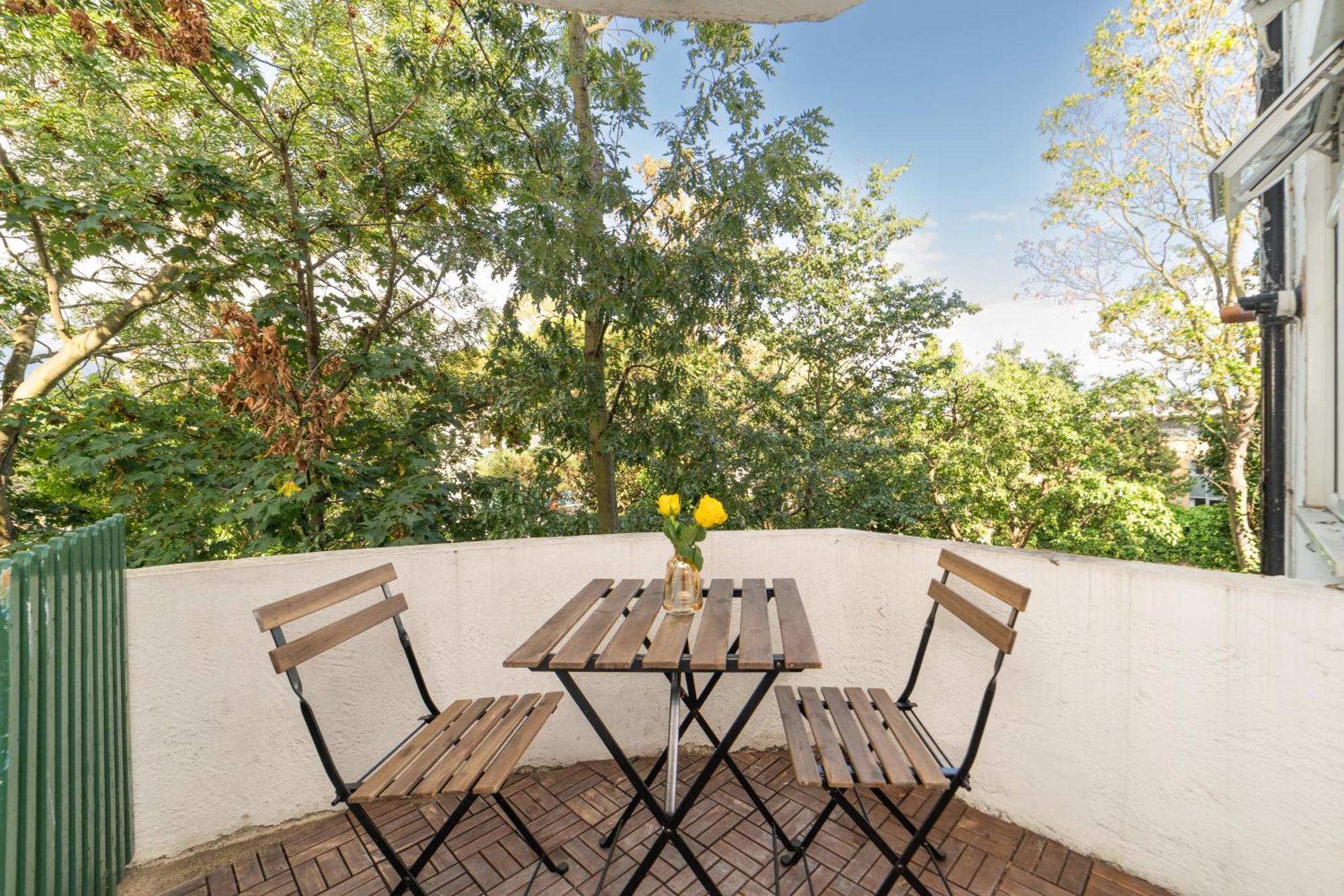 Two Bedroom Apartment By Buonomo Stays Short Lets & Serviced Accommodation In Balham With Balcony Лондон Екстериор снимка
